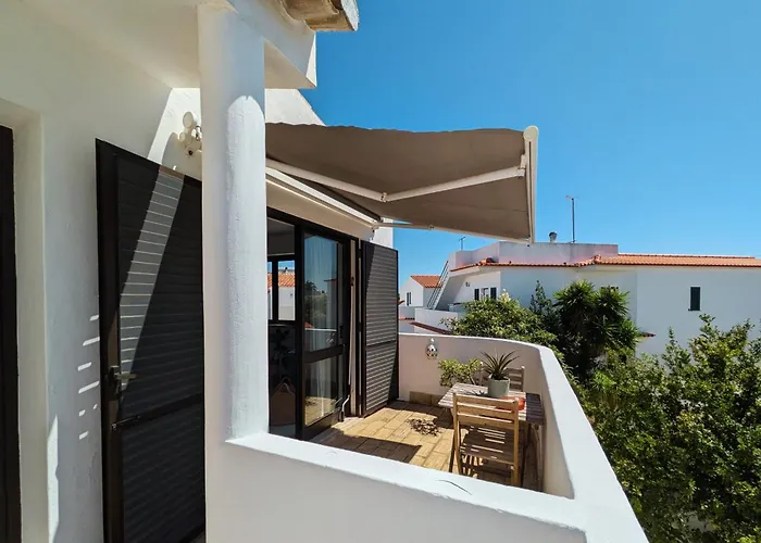 Semesterbostad Vivenda Josil - Private Pool 1km To & Centre *