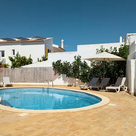 Holiday home Vivenda Josil - Private Pool 1km To & Centre